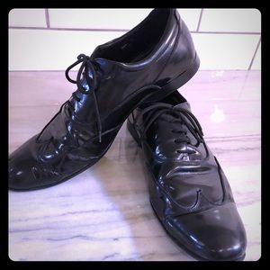 VERSACE COLLECTION Men’s lace up wingtip.